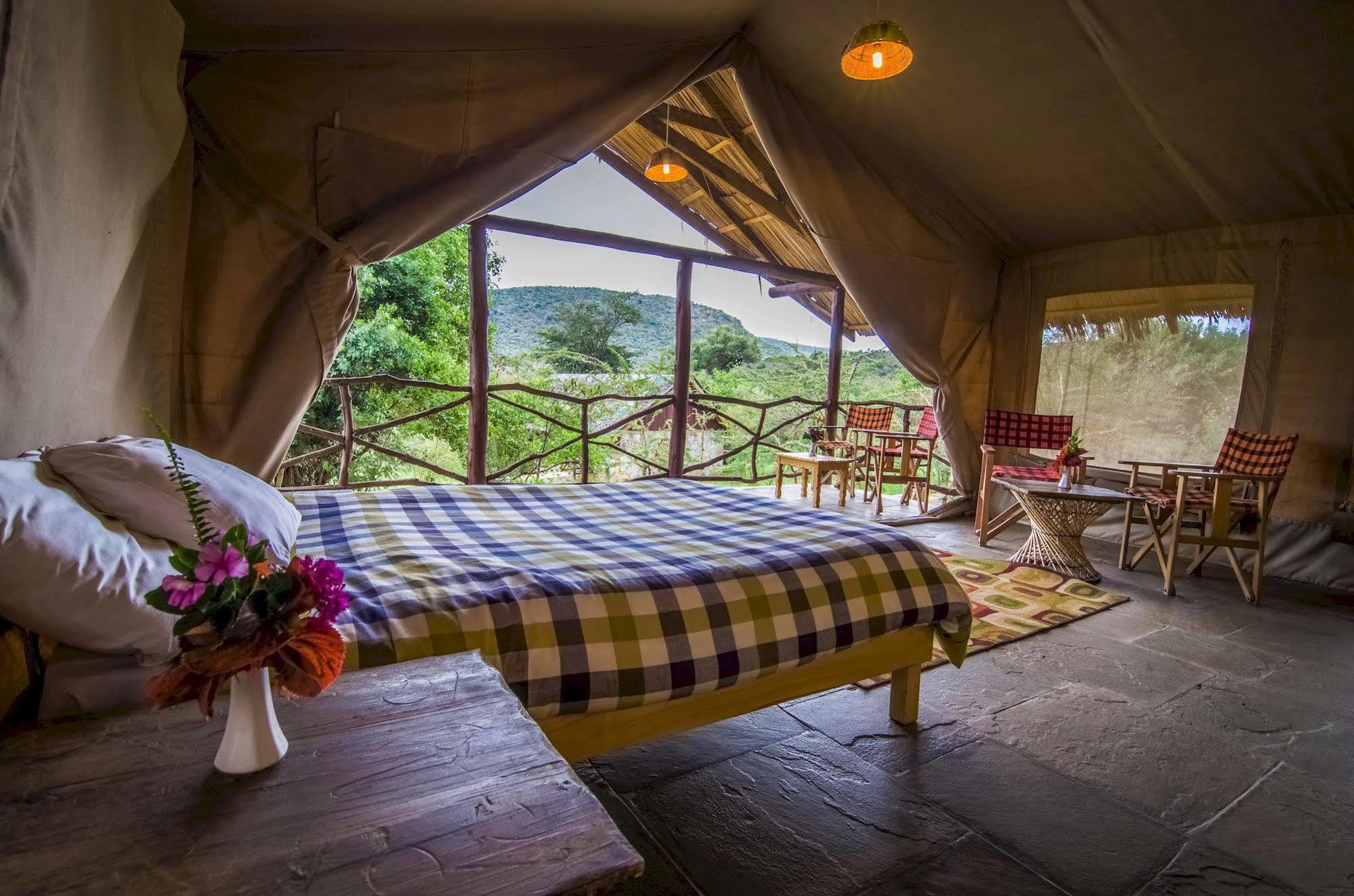 Sentrim Mara Game Lodge Ololaimutiek エクステリア 写真