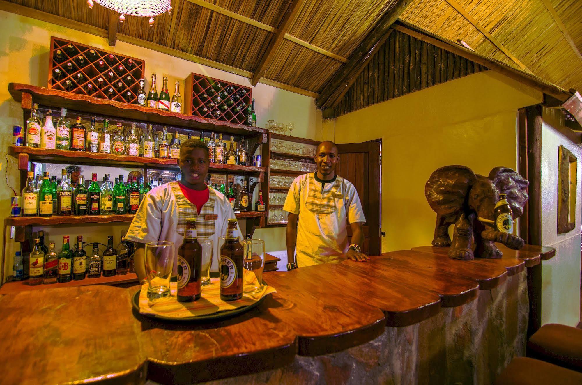 Sentrim Mara Game Lodge Ololaimutiek エクステリア 写真